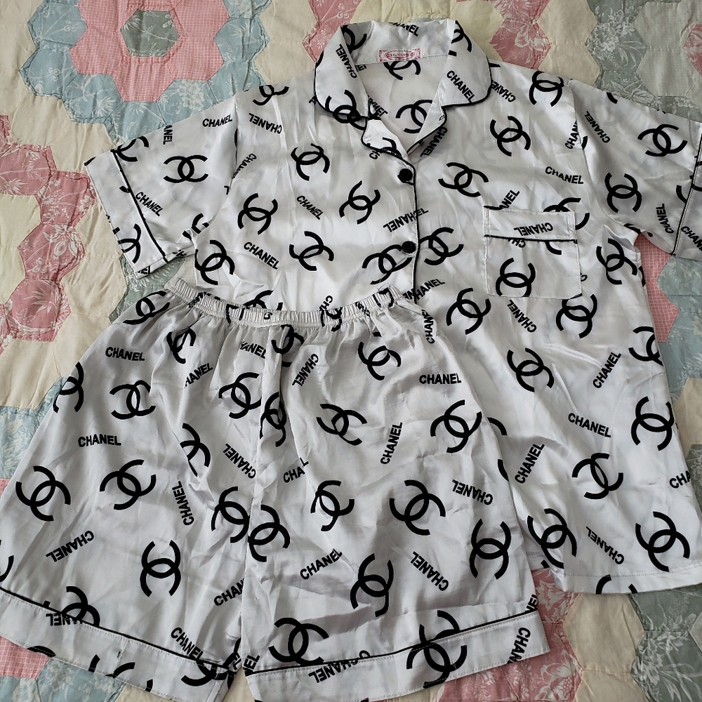Chanel Inspire pijamas Sz M